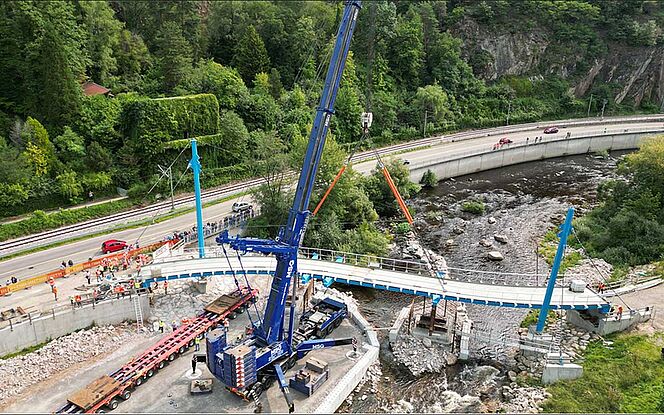 Einhub der Radwegbrücke