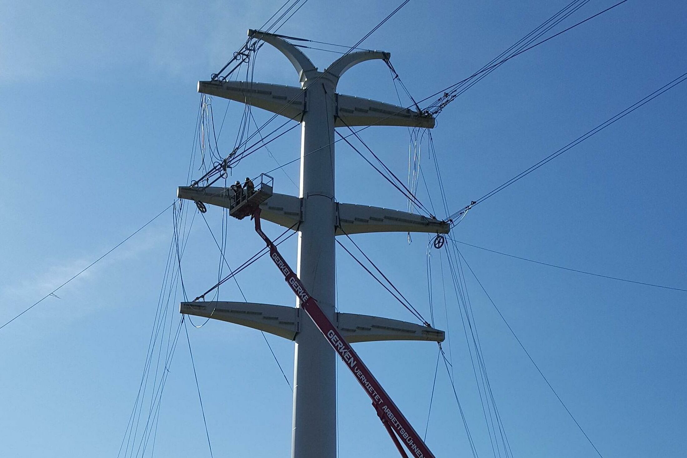 Vollwandmast 380 kV-Freileitung